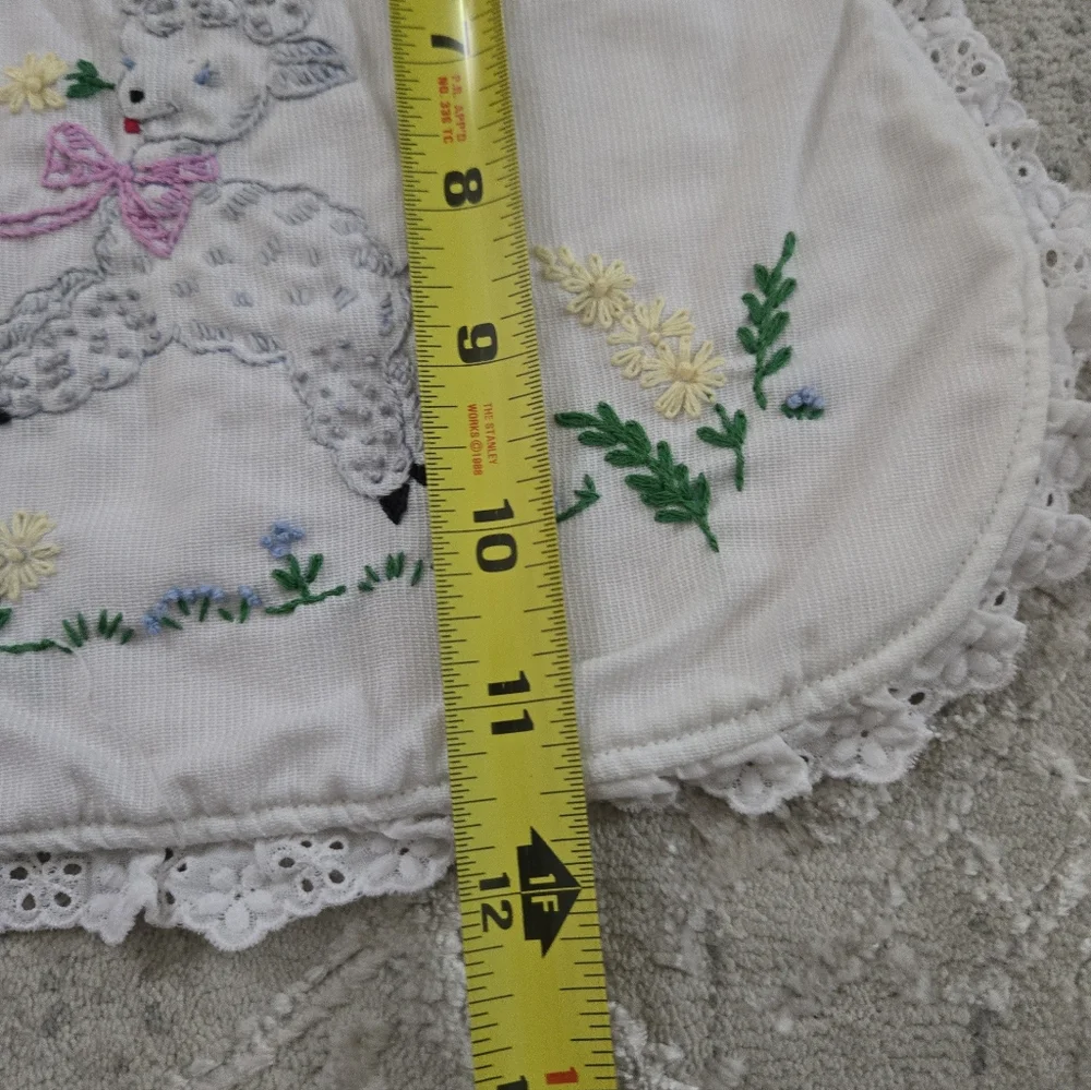 Vintage 1980s-1990s Embroidered Baby Lamb Bib Lace Trim